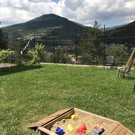 Mala Planina Guest House Iskrets Buitenkant foto
