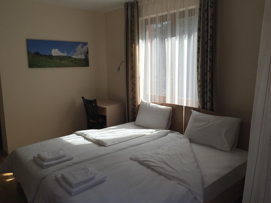 Mala Planina Guest House Iskrets Buitenkant foto