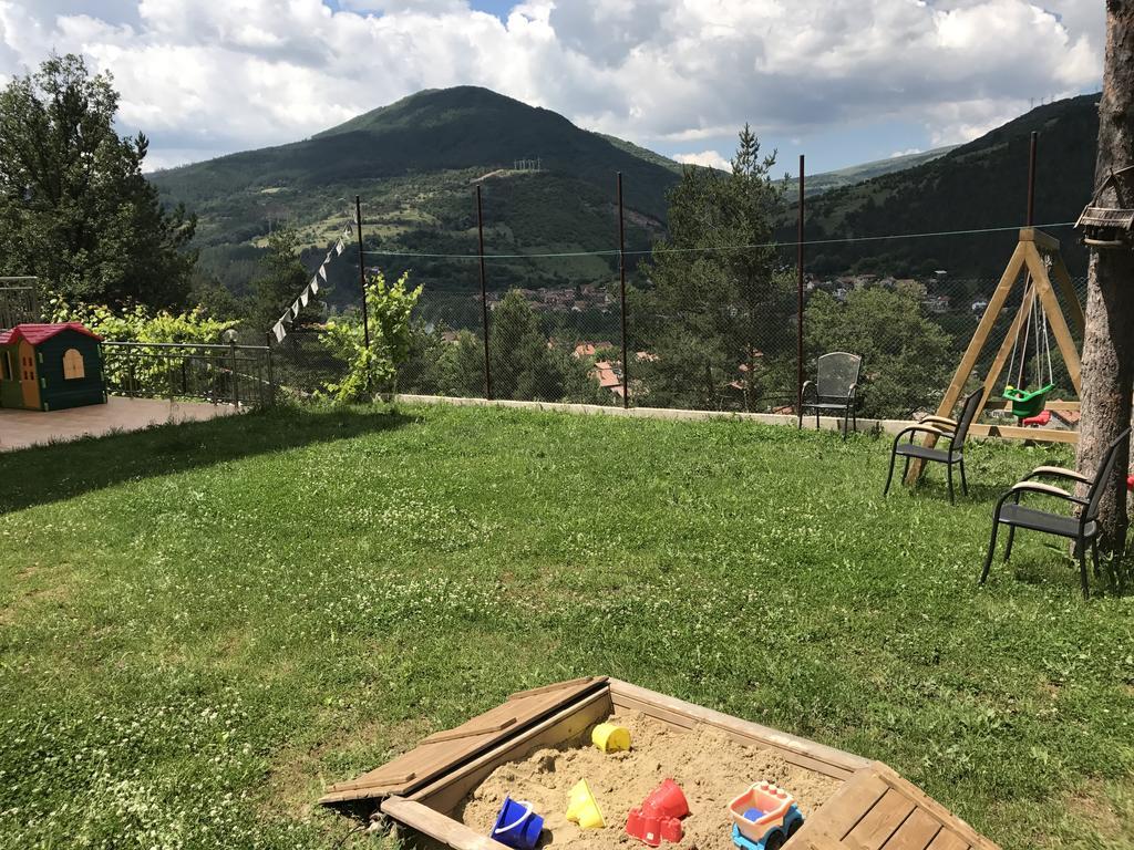 Mala Planina Guest House Iskrets Buitenkant foto